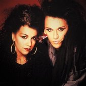 Lynne Corlett & Pete Burns (1985)