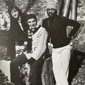 Jean-François Jenny-Clark (b), Paul Motian (d) & Charles Brackeen (s)