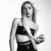 aleynatilkiofficial_123033748_2702235726705390_3208643646191422722_n.jpg