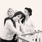 Blonde_Redhead-2.jpg