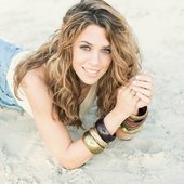 vanessa_mai_pressefoto_3_credit_sandra_ludewig.jpg