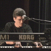 Mahl_FMPM07_Guy_Soundcheck.gif