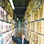 Sub-zero warehousing circa 2000-2001 (note the fingerless gloves!)