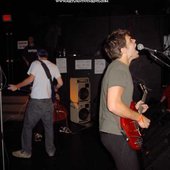 http://www.returntothepit.com/concert.php?date=2002-09-15&band=dot_flash_line