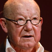 Jurgen-Holtz-704x396.jpg