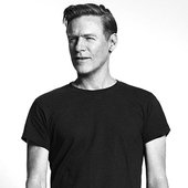 Bryan Adams.jpg