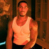 Los-Angeles-based-Boston-raised-songwriter-producer-and-multi-instrumentalist-artist-Khamari-releases-a-self-produced-cover-of-Solanges-2016-hit-Cranes-in-the-Sky-–-out-now-via-RCA-Records.-.jpg
