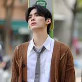 안아줘 (Hug Me)