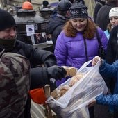 Nuland handing out cookies at the Maidan square in Kiev.