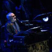 Steely_Dan_With_The_Doobie_Brothers_-_The_O2_-_Sunday_29th_October_2017_SteelyDanO2291017-22_(38016655002).jpg