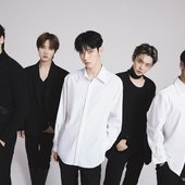투모로우바이투게더_03
