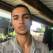 👑
