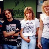 01-Michael-Hasse-drums-Martin-Missy-vocals-Ede-Belichmeier-bass-and-Hansi-Müller-guitar-678x381.jpg