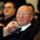 Jurgen-Holtz-theater-der-schauspieler-juergen-holtz-hier-mit-seiner-tochter-sophie-ist-der-jury-zufolge-ein-koenig-des-monologs-..jpeg