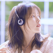 IU 2025 SEASON'S GREETINGS