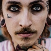 Toto Blu 🦇 close up portrait