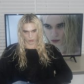 2hollis for the face magazine