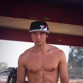 emblem3-wesley-stromberg-39238864-599-900.jpg