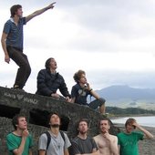 Posing in Raglan