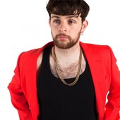 Tom-Grennan-Tom-Grennans-Black-Vest-Topman-YpGE.jpg