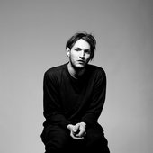 2012-02-08 JOSH KLINGHOFFER BY GEOFF MOORE  for Rolling Stone 876615.jpg