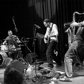 Live (by Francesca Pfeffer)