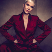 VVVMagazine AnnieLennox - By James White