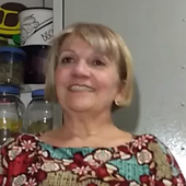 diva olha para o além em busca de respostas