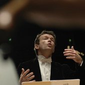 Christophe Rousset, dirigeant son ensemble, Les Talens Lyriques