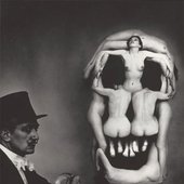 In Voluptas Mors - Philippe Halsman