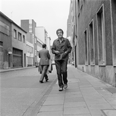 john cage im april 1992 auf einer münchner straße