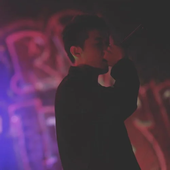 Singer_-522301492.jpg