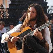 Estas Tonne