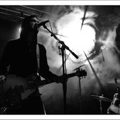 Live (6)