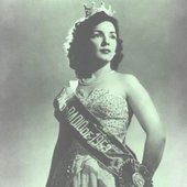 Cantora da Era de Ouro do rádio brasileiro Marlene - 1953