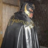 black-luchador-miguel-dynamo.jpg