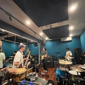 FxhF5clakAAWBKj[1].jpg