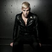 Lowe \"Noir\" Rickard