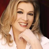 iva-zanicchi-una-vita-da-zingara-teatro-brancaccio-540.jpg