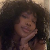 SZA selfie 2023