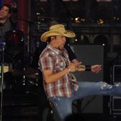 Jason Aldean performs at Live on Letterman