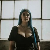 courtney-laplante-spiritbox-v0-3barv1n8ai9e1.jpg