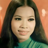 Ca sĩ Dạ Hương