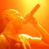 Leonard Villalobos - Vocalista