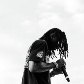 FXpa8OeUUAI-RbC.jpg