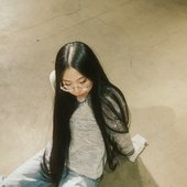 EJEAN (shot by Kari Liu)