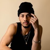 avatars-fghFf7wQOstljEzq-gyIMmg-t500x500.jpg