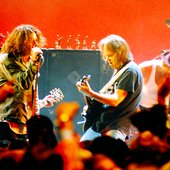 neil-young-pearl-jam5.jpg