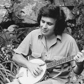 Don Mclean playing banjo