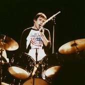 Dennis drums